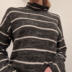 SO Heritage fuzzy sweater top